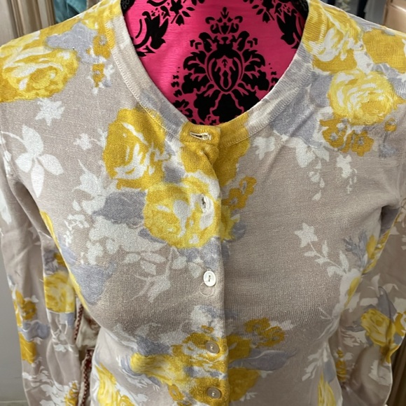 Charter Club Cardigan Sweater Yellow Roses size SP. used good condition. - Picture 2 of 5